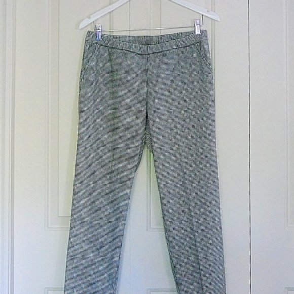 Hue Black and White Check Leggings Size Medium Excellent for Travel Never Worn - Picture 2 of 8